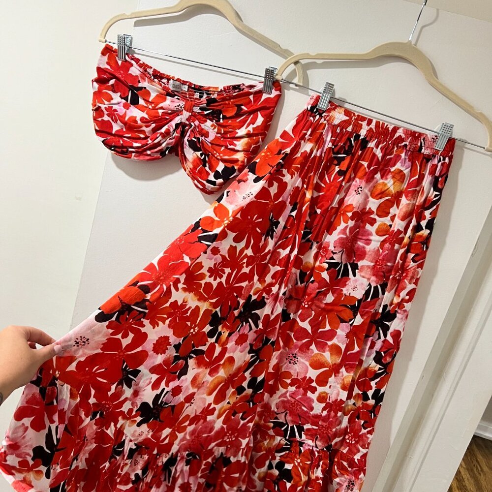 🌺 Tiare Hawaii Floral 2-Piece Set (Top & Skirt) - M/L - Picture 14 of 15